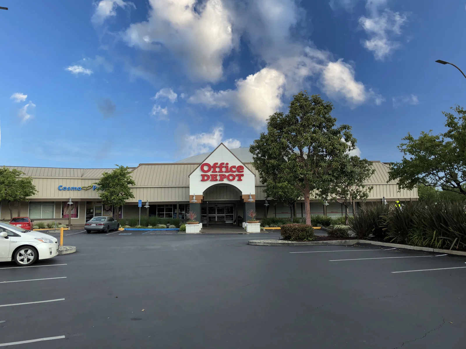 Parkside Plaza - photo 1 - San Mateo, CA