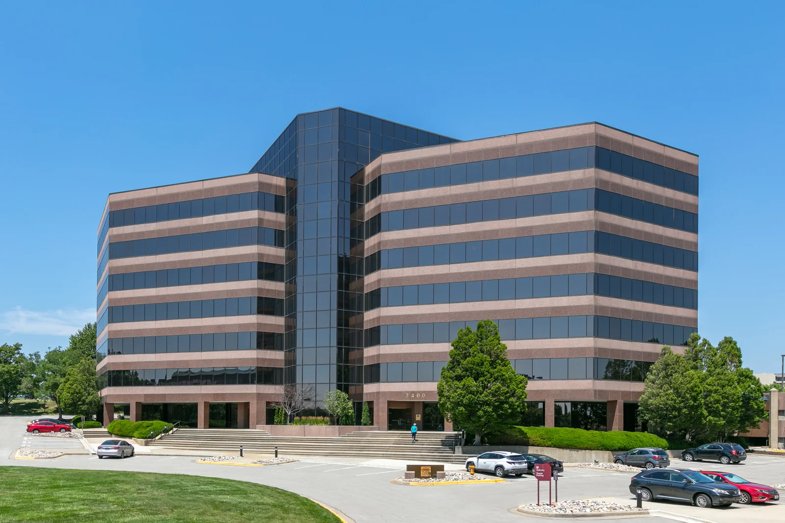 Commerce Plaza II — Sale in Overland Park, KS, photo 1 of 2
