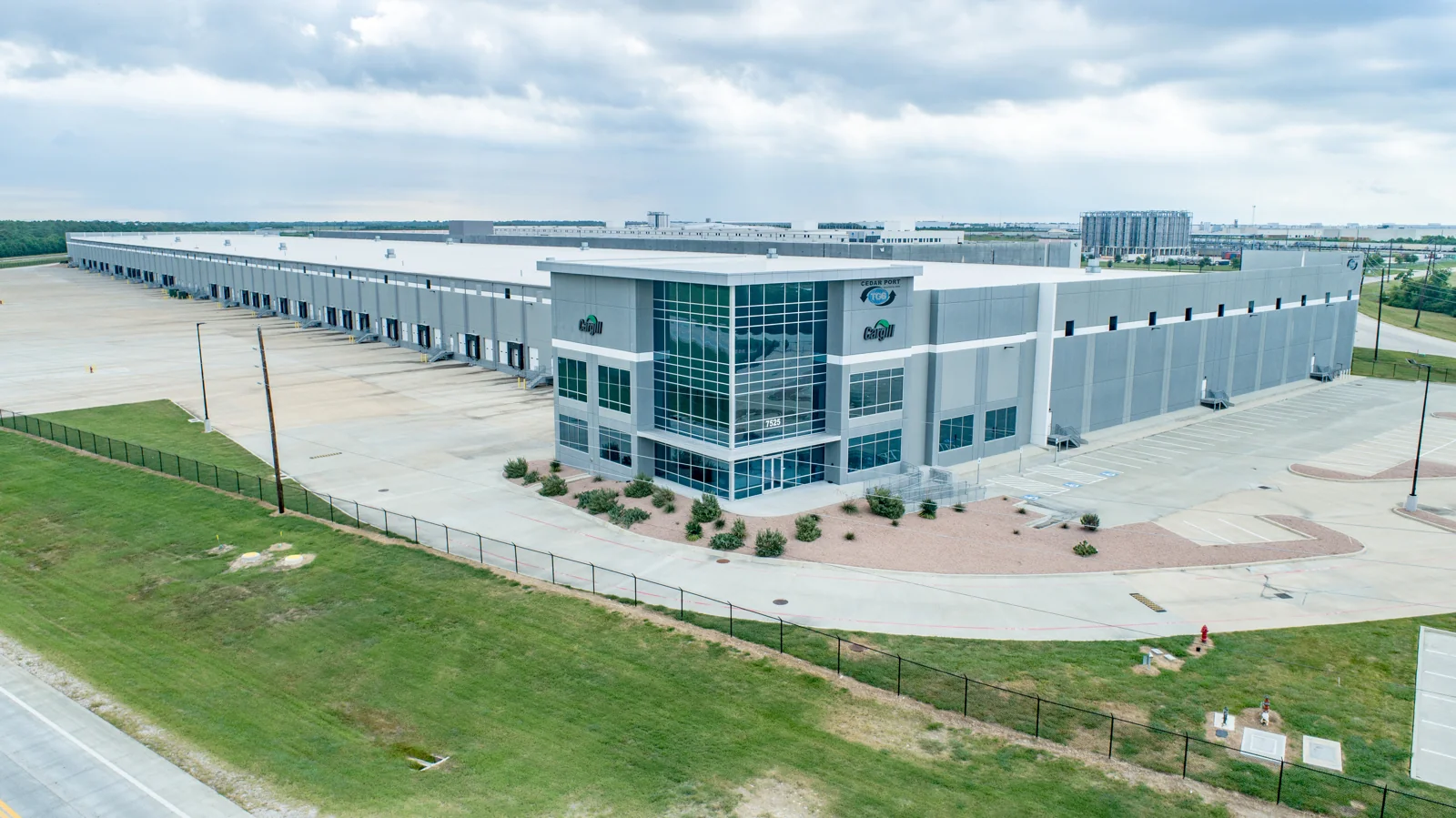 7525 Sutton Road - industrial in Baytown, TX