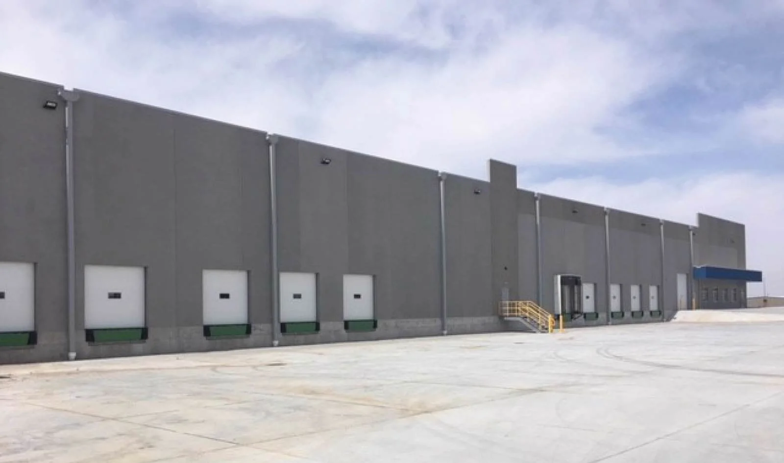 Class A Warehouse - photo 2 - Papillion, NE