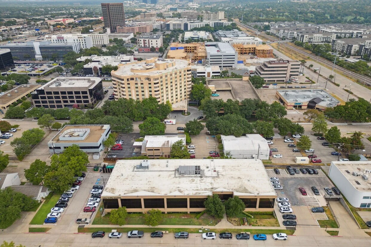 Office in Dallas, TX - photo 2 - Dallas, TX