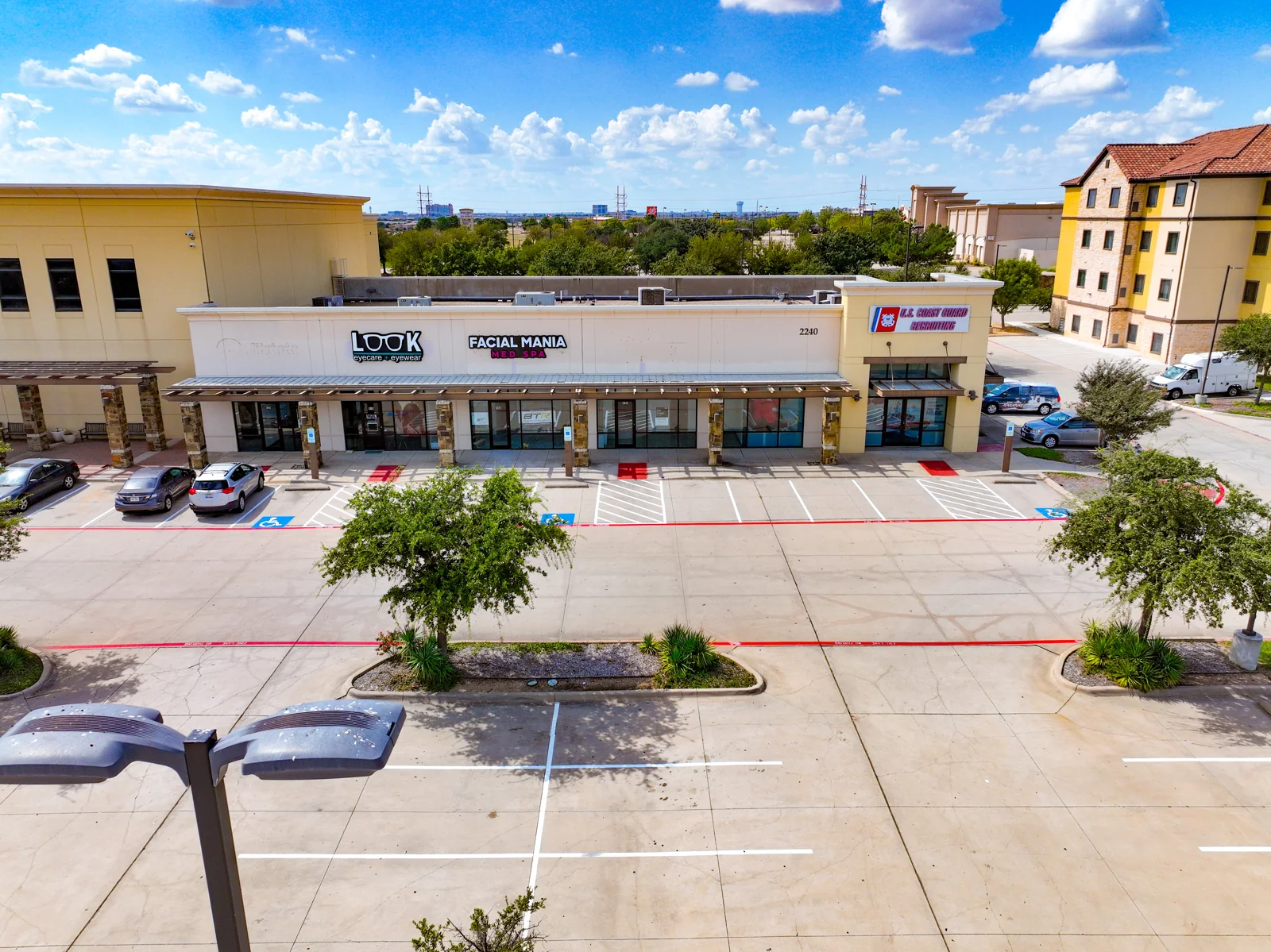 Hunter Plaza - retail in Irving, TX