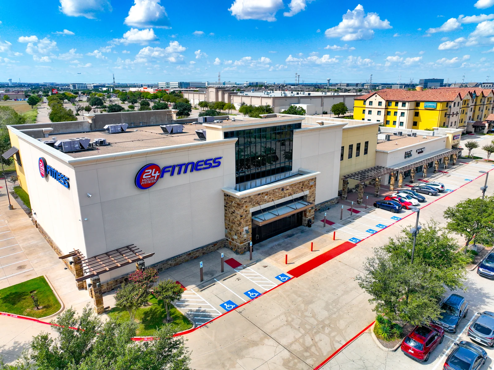 Hunter Plaza - photo 2 - Irving, TX