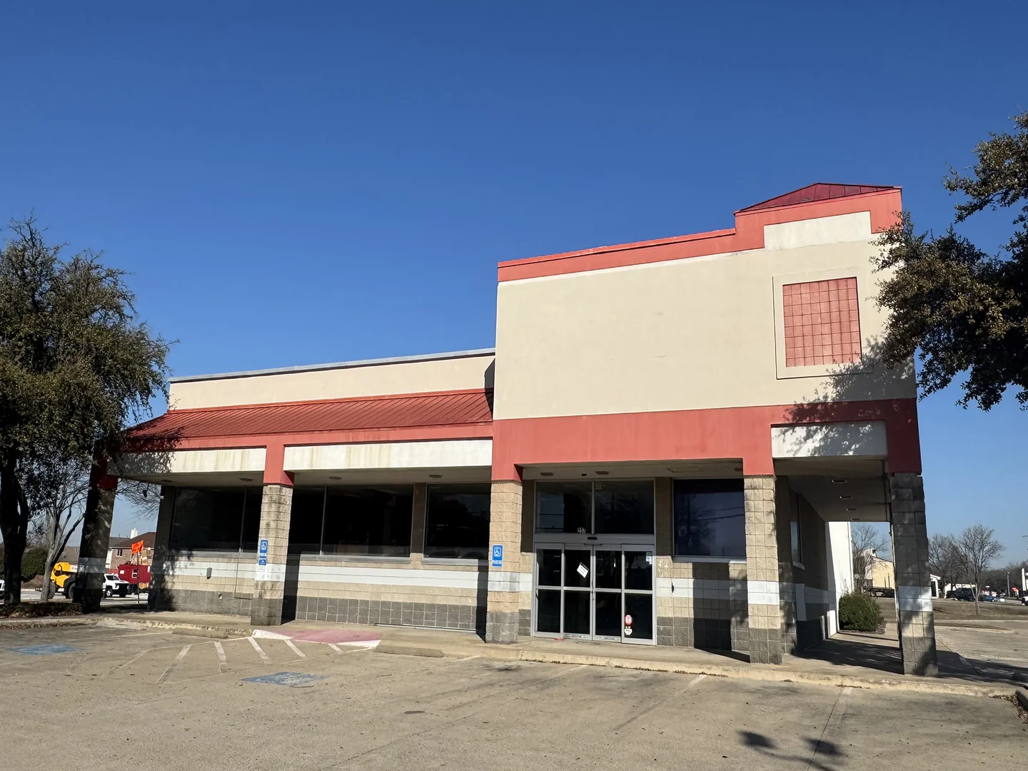 Retail in Bedford, TX — Sale in Bedford, TX, photo 2 of 2