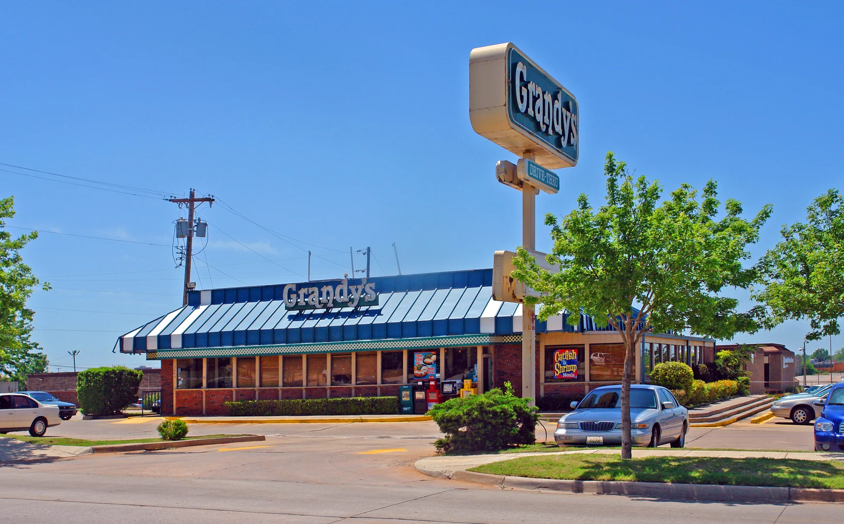 OKC 3645 N Lincoln Blvd - Now for Sale or Lease — Sale in Oklahoma City, OK, photo 1 of 1