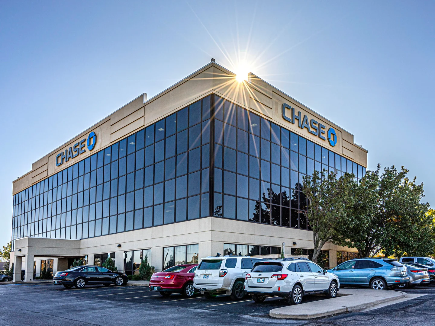 NW EXPRESSWAY MID-RISE OFFICE