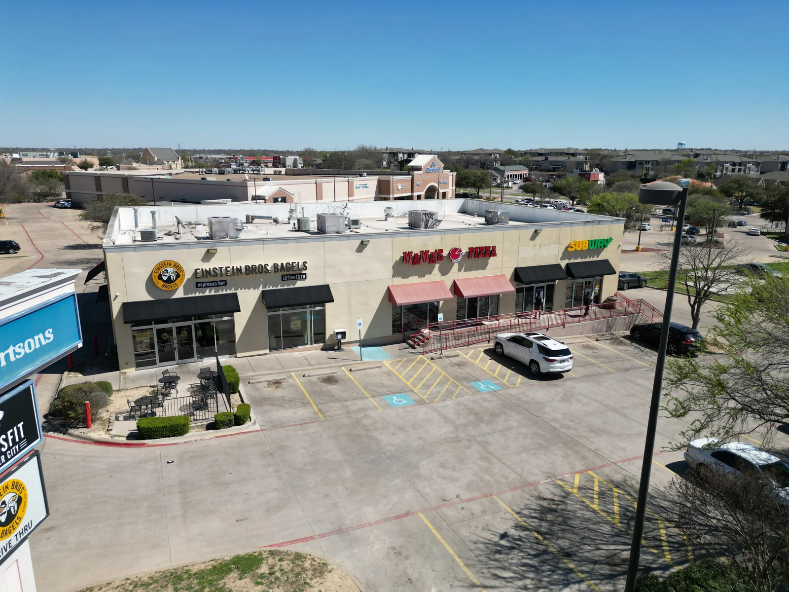 5811 Bryant Irvin - 1,400 SF - photo 5 - Fort Worth, TX