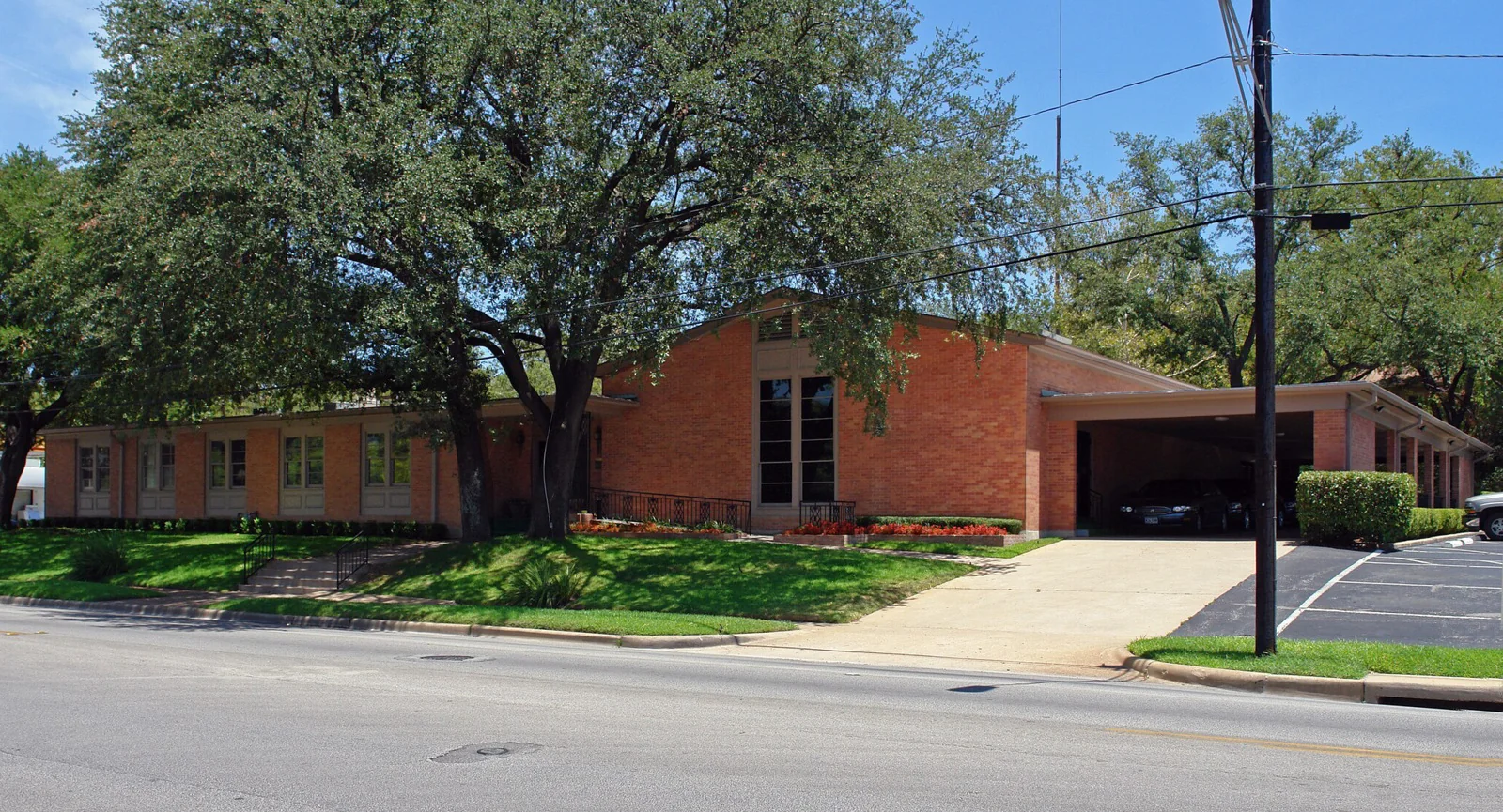 3125 N Lamar