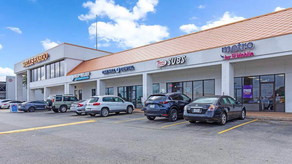 Oak Hill Plaza