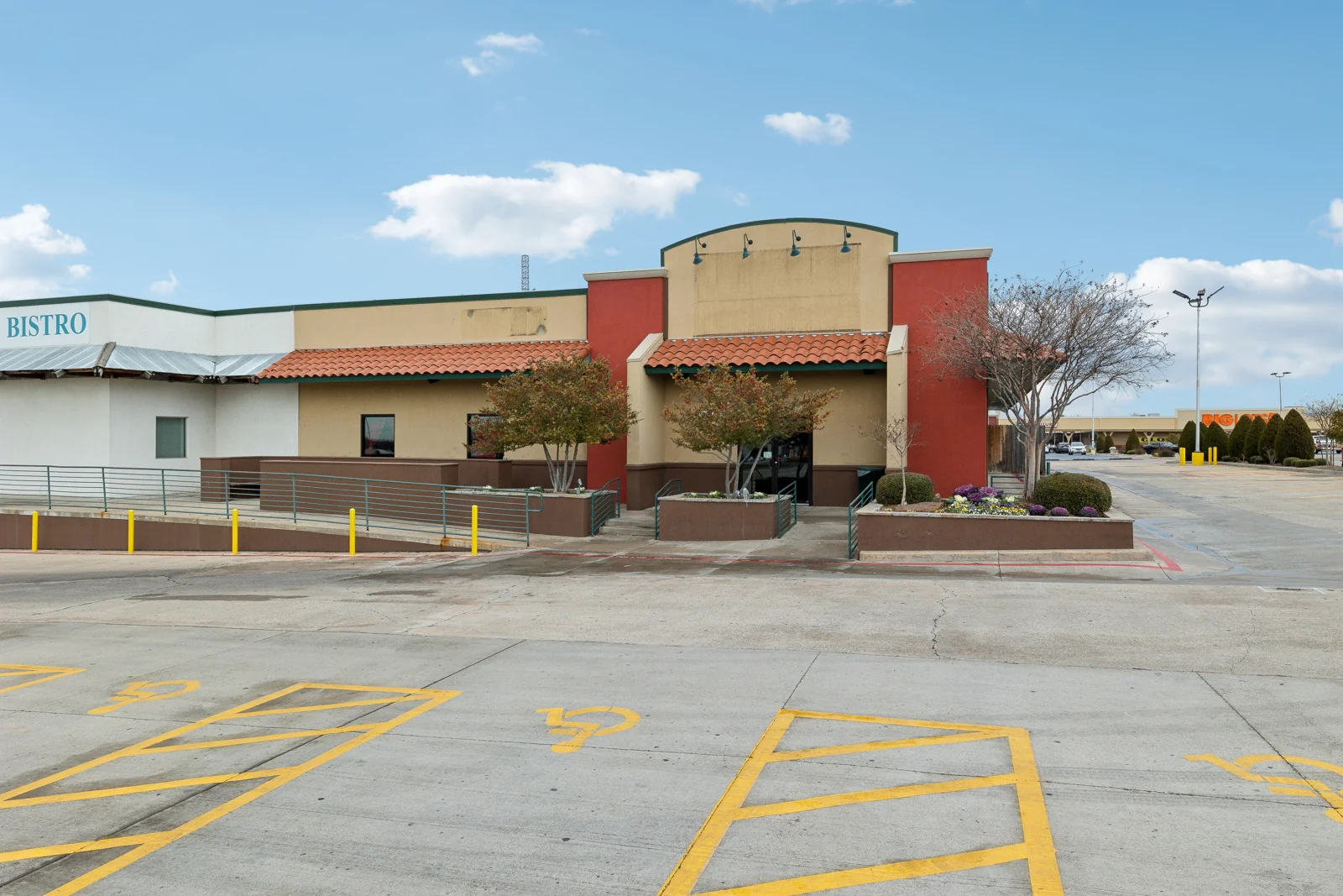 Retail in Lawton, OK — Lease in Lawton, OK, photo 4 of 6