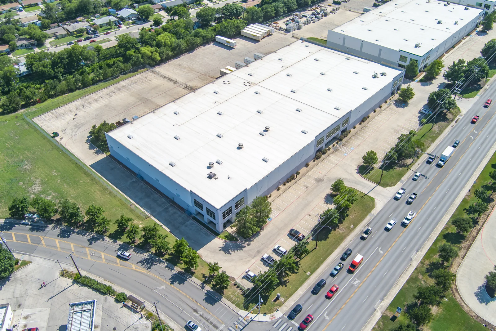 4990 Eisenhauer Rd - photo 1 - San Antonio, TX