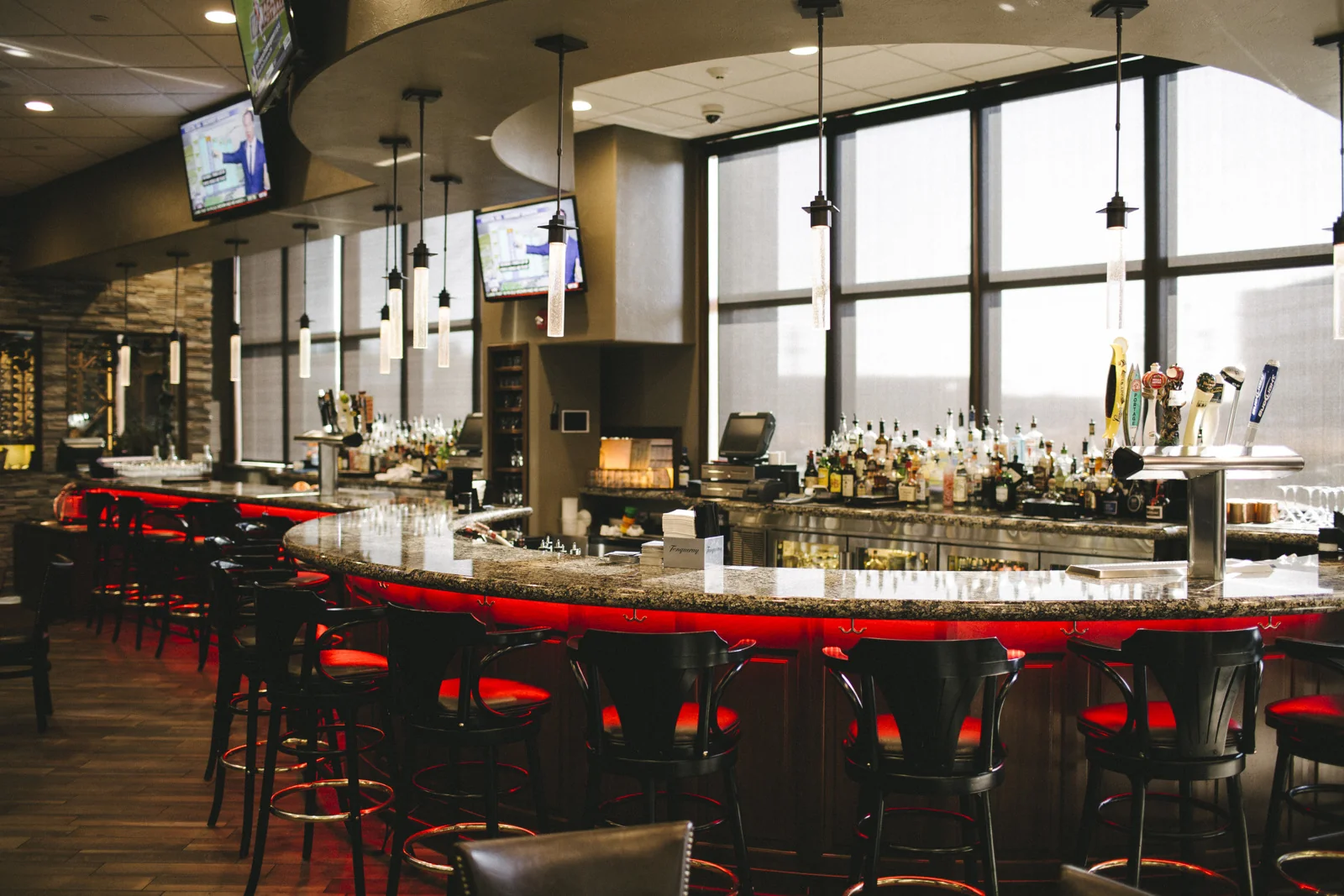 Broadway Grill & Tavern — Lease in Bismarck, ND, photo 2 of 7