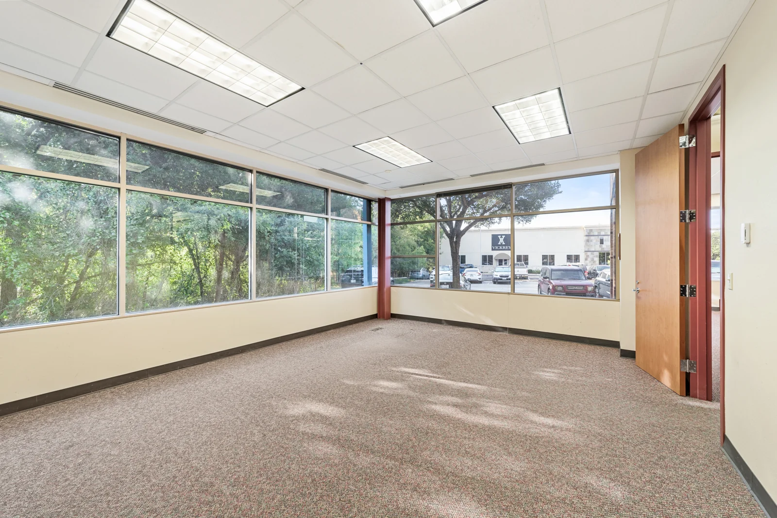 Wade Office Building - photo 2 - San Antonio, TX