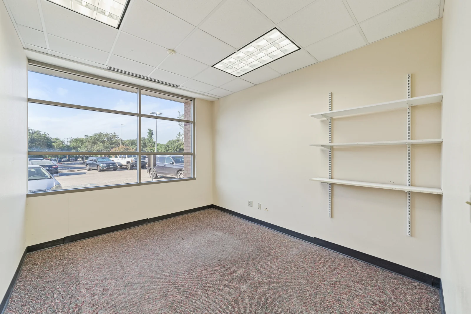 Wade Office Building - photo 5 - San Antonio, TX
