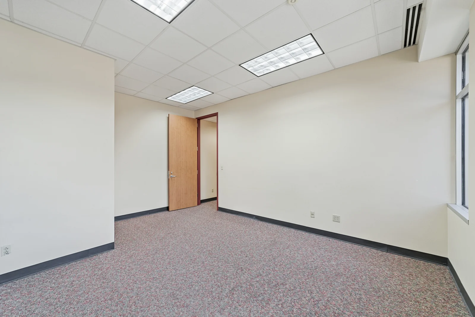 Wade Office Building - photo 7 - San Antonio, TX