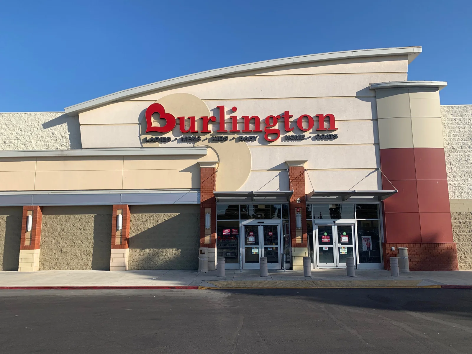 Renaissance Plaza — Lease in Compton, CA, photo 1 of 6