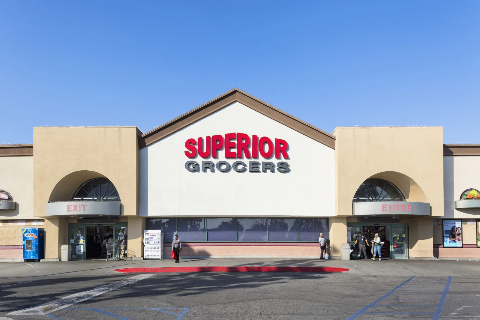 Renaissance Plaza — Lease in Compton, CA, photo 2 of 6