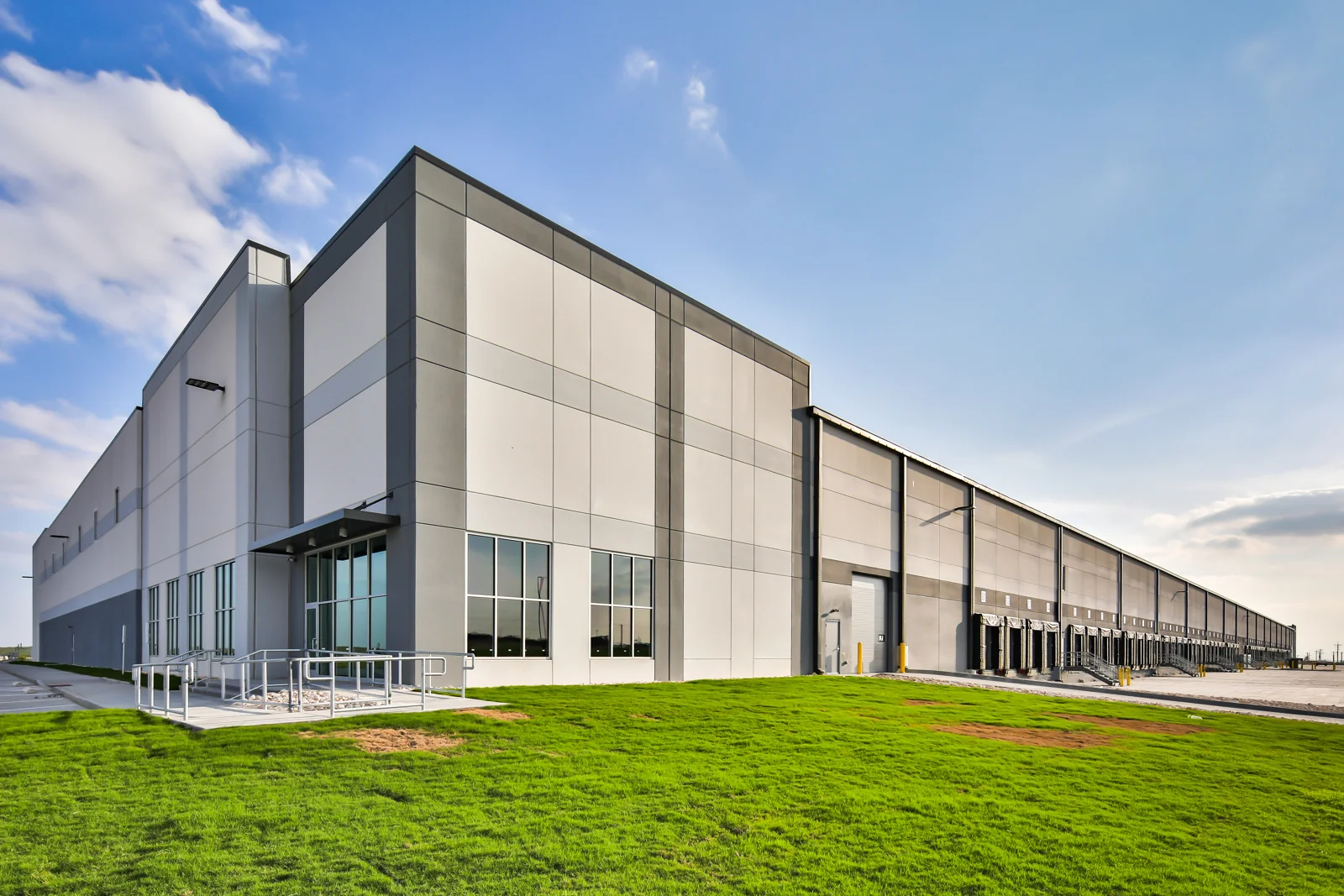 Port Laredo Logistics Center - Bldg. 3 — Lease in Laredo, TX, photo 1 of 1