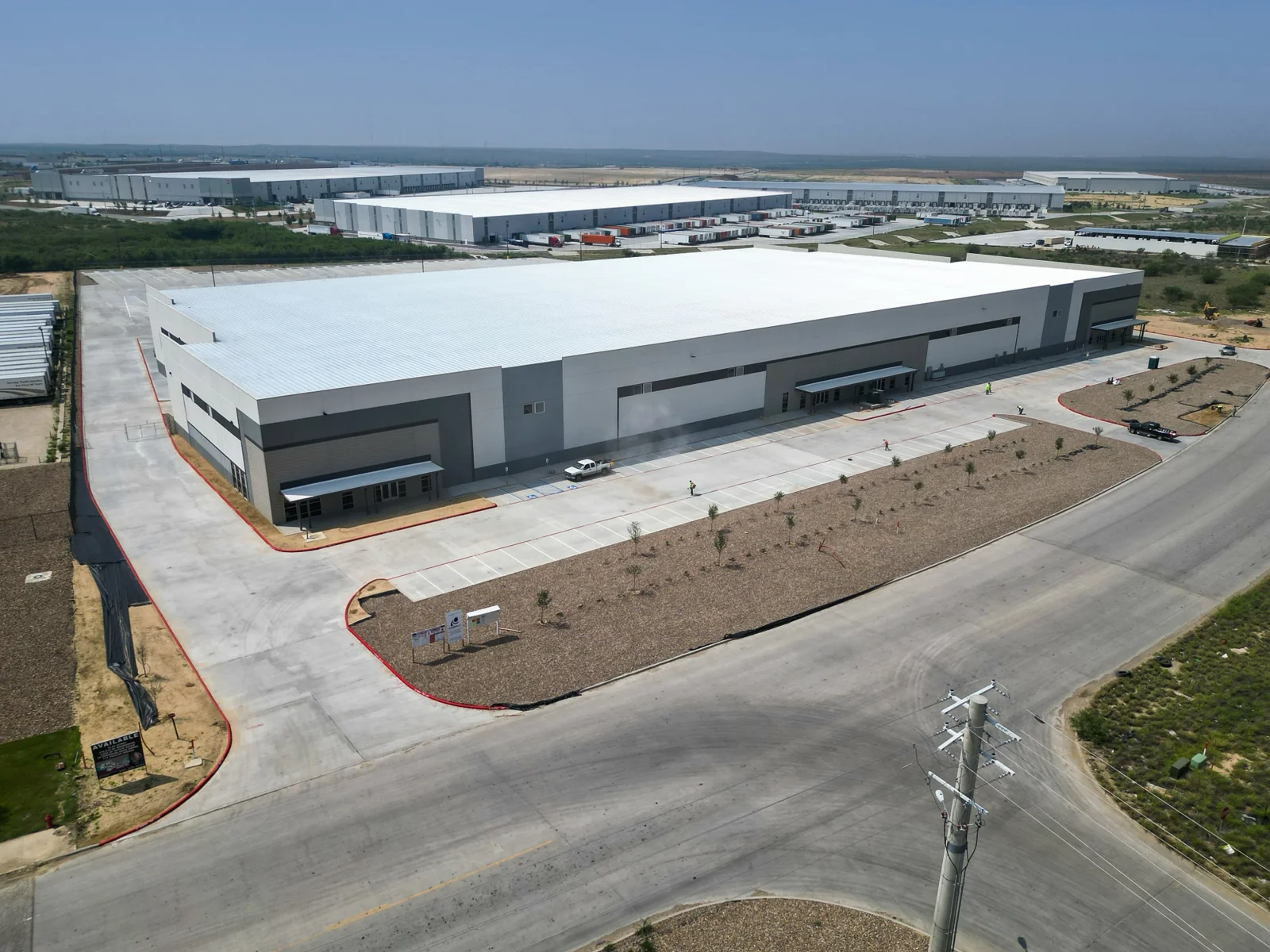 Saxon Green Warehouse — Lease in Laredo, TX, photo 1 of 6