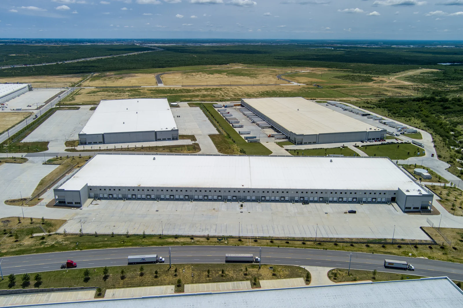 Laredo Logistics Center - Bldg. 1 — Lease in Laredo, TX, photo 2 of 3