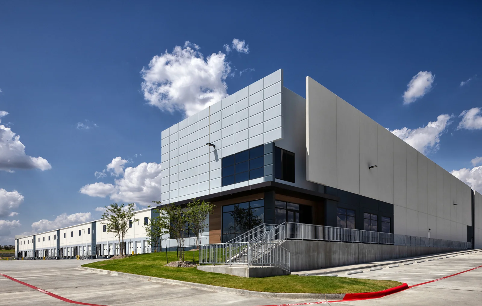 Sapphire Industrial Park — Lease in Laredo, TX, photo 1 of 6