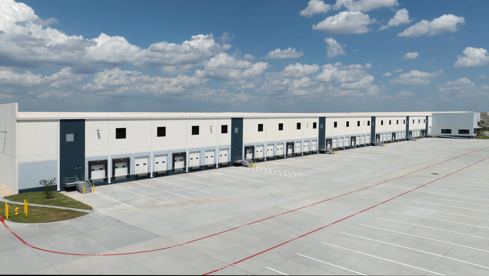 Sapphire Industrial Park — Lease in Laredo, TX, photo 3 of 6
