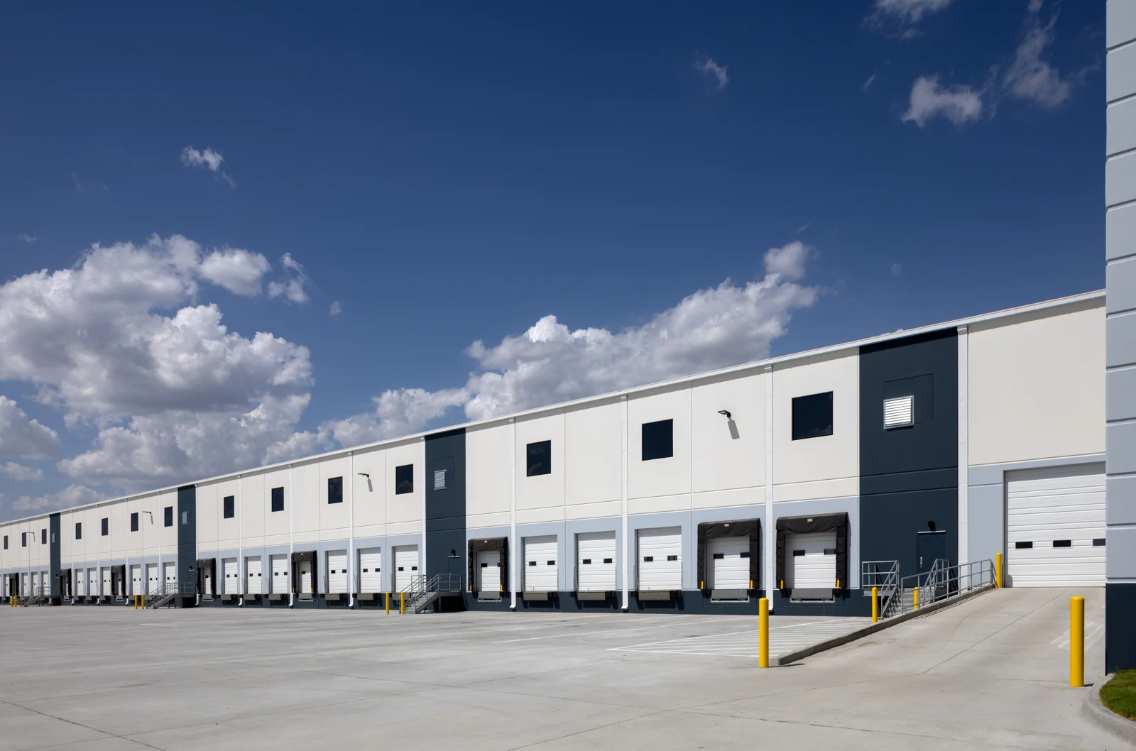 Sapphire Industrial Park — Lease in Laredo, TX, photo 4 of 6