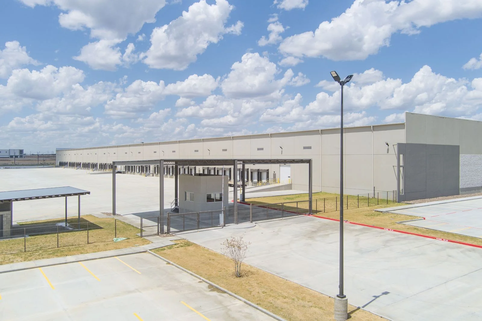Tailwind IV Laredo at Pinnacle Industrial Park — Lease in Laredo, TX, photo 3 of 8