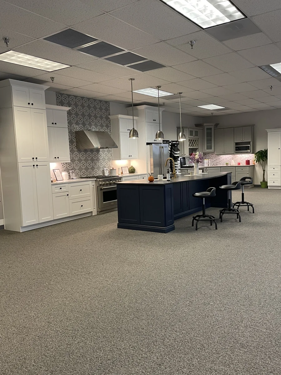 Industrial Warehouse/Showroom Space for Sublease — Lease in Aurora, CO, photo 3 of 3