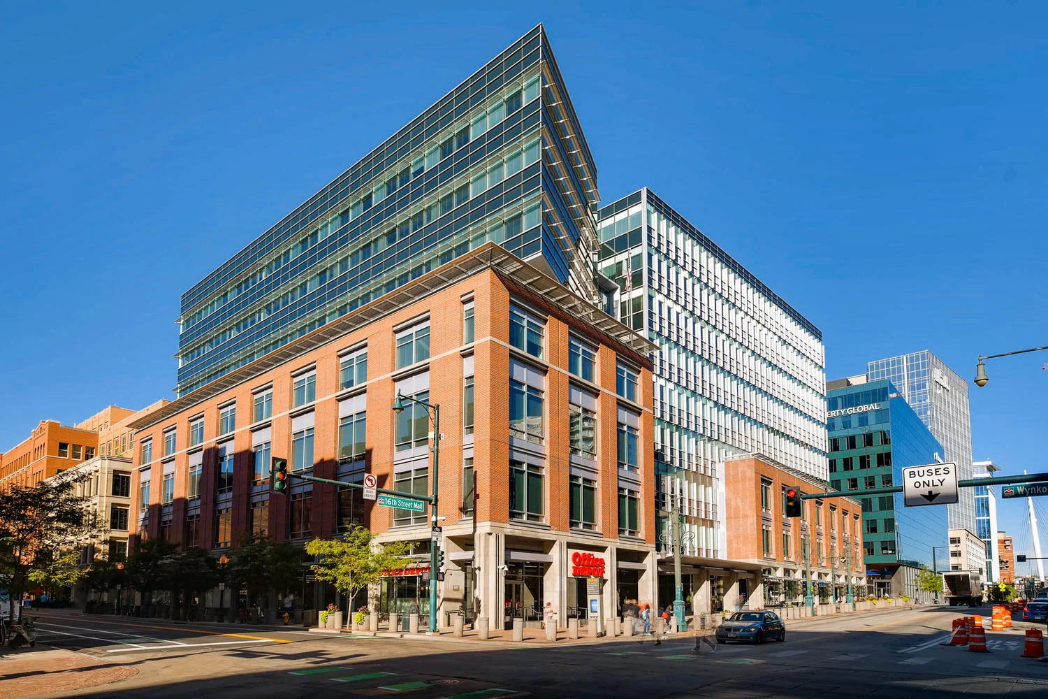 1595 Wynkoop