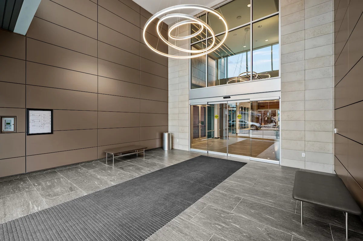 Synergy Medical Center — Lease in Englewood, CO, photo 2 of 8