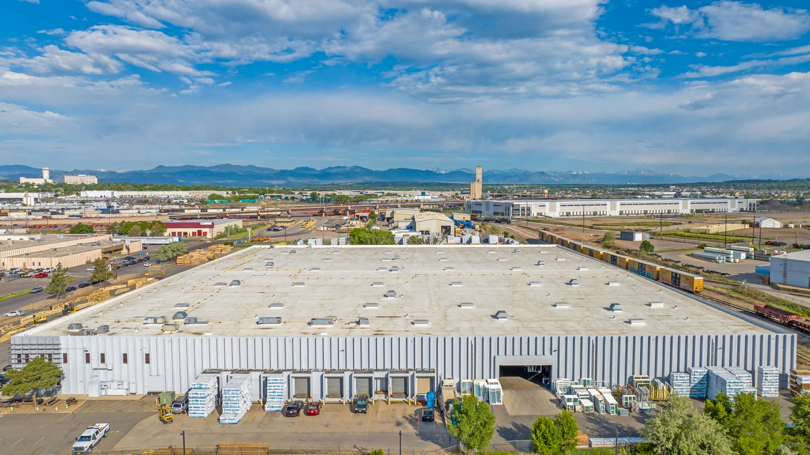445 W 53rd Ave - photo 3 - Denver, CO