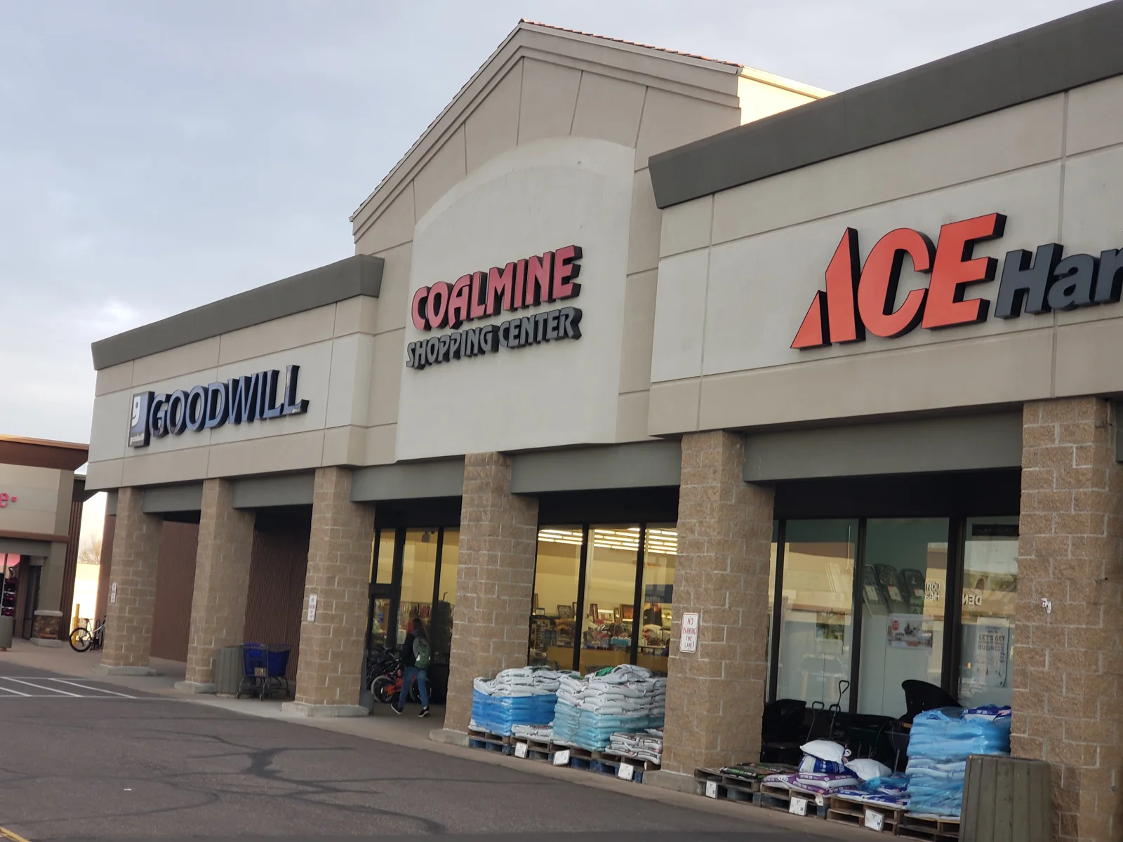Coal Mine Shopping Center — Lease in Littleton, CO, photo 2 of 2