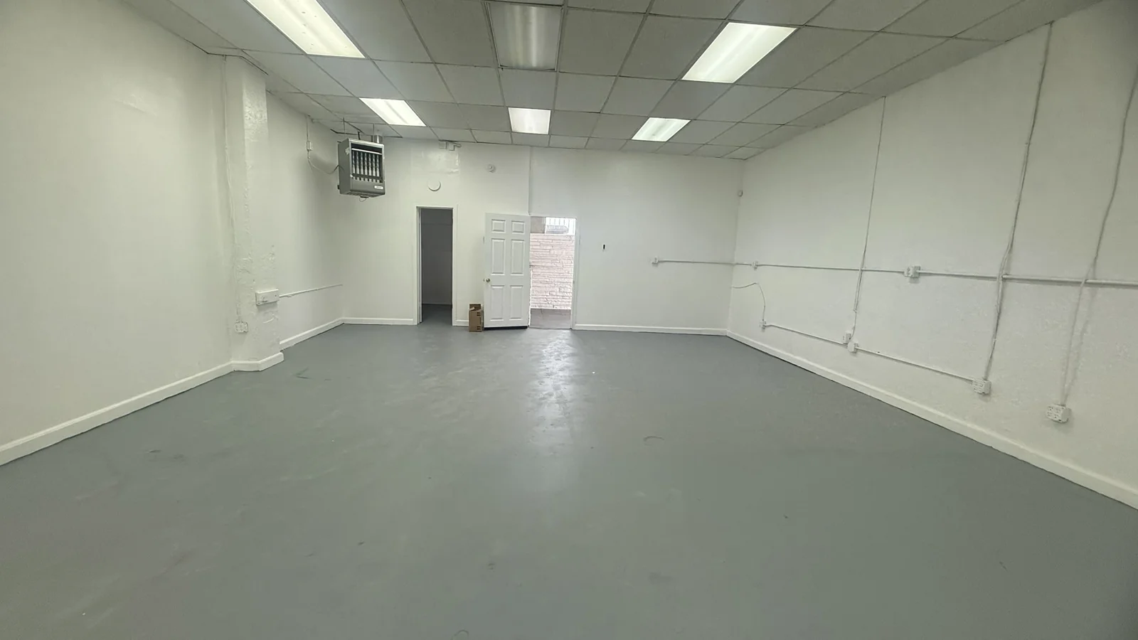 2620 4th St NW - photo 3 - Albuquerque, NM