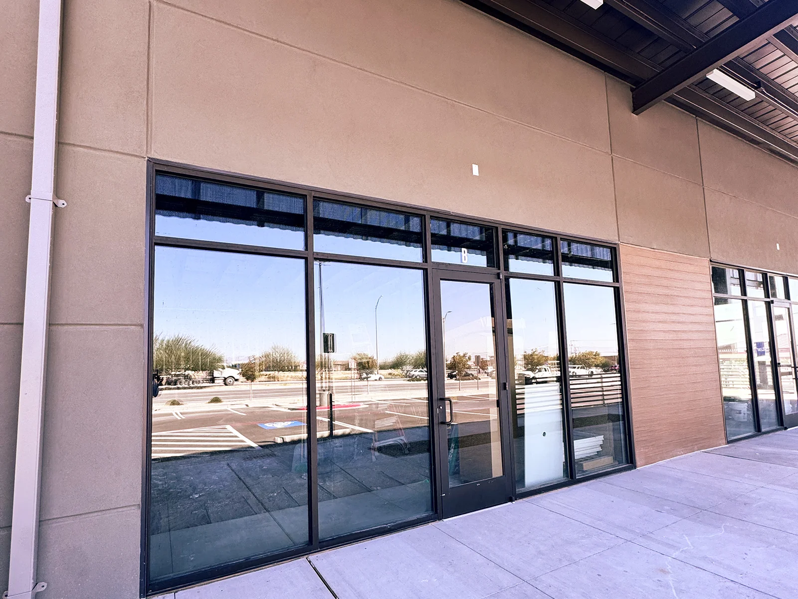 Eastlake Blvd Shopping Center — Lease in El Paso, TX, photo 5 of 8