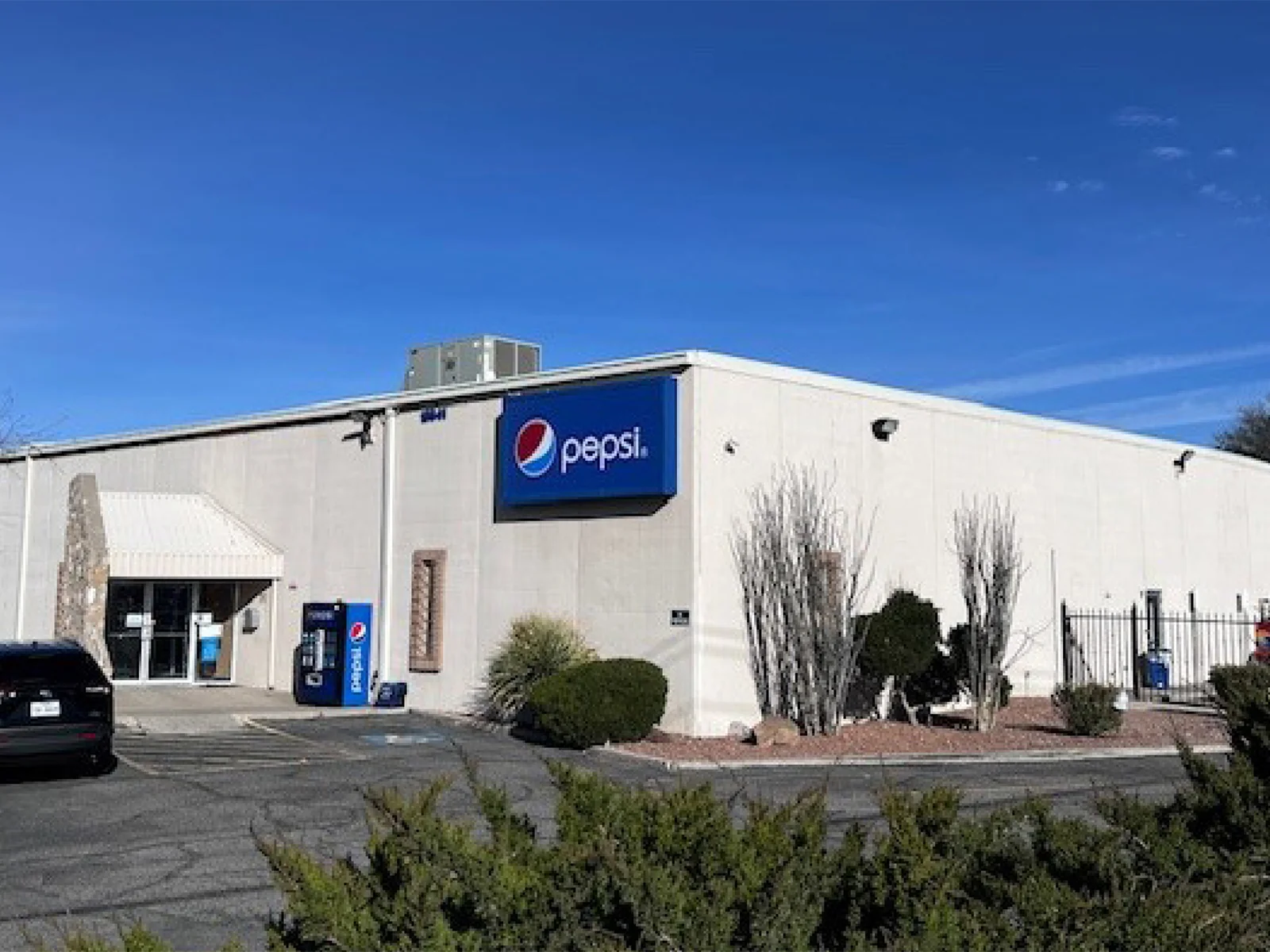 East El Paso Industrial Bldg: 48,000 SF