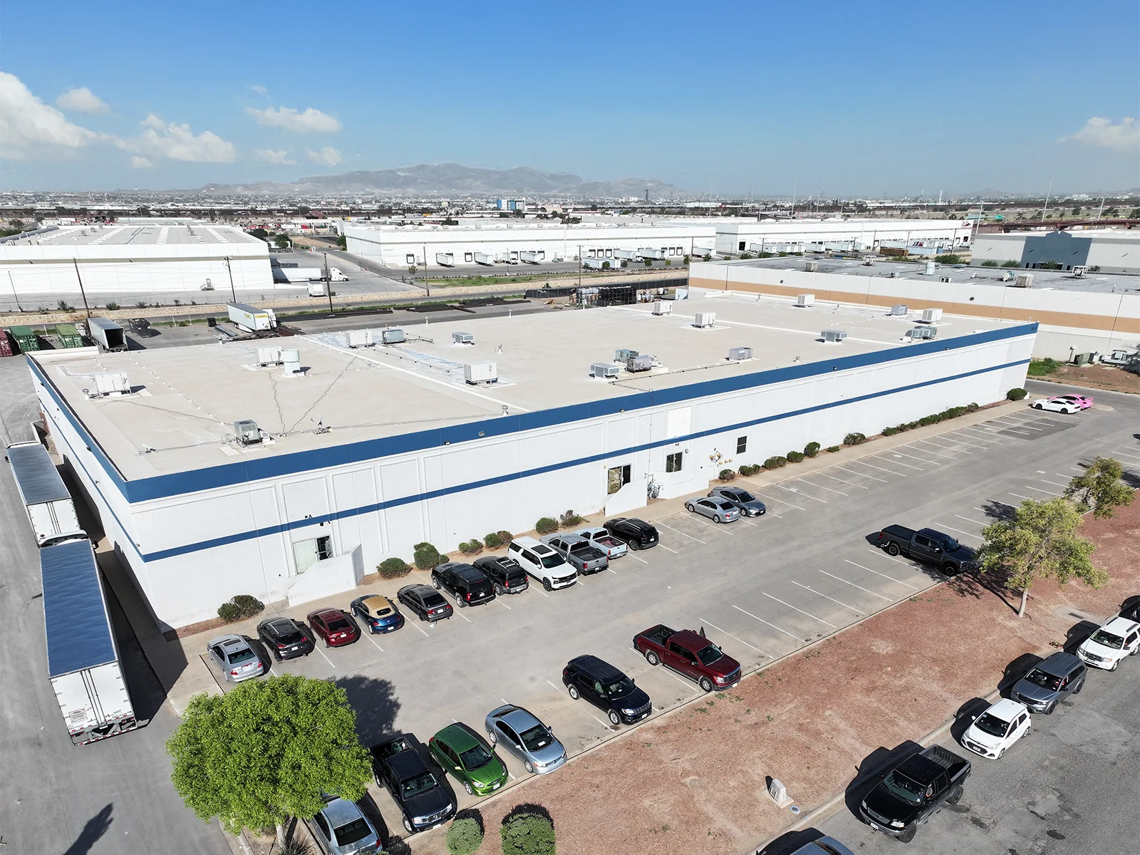 9555 Plaza Circle: Pan American Industrial Park