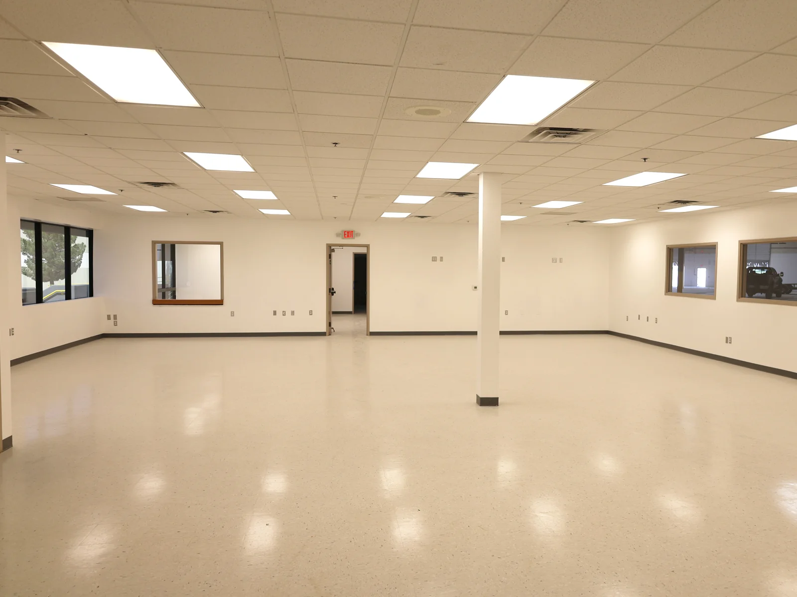 El Paso Industrial: 47 Butterfield Circle — Lease in El Paso, TX, photo 4 of 5