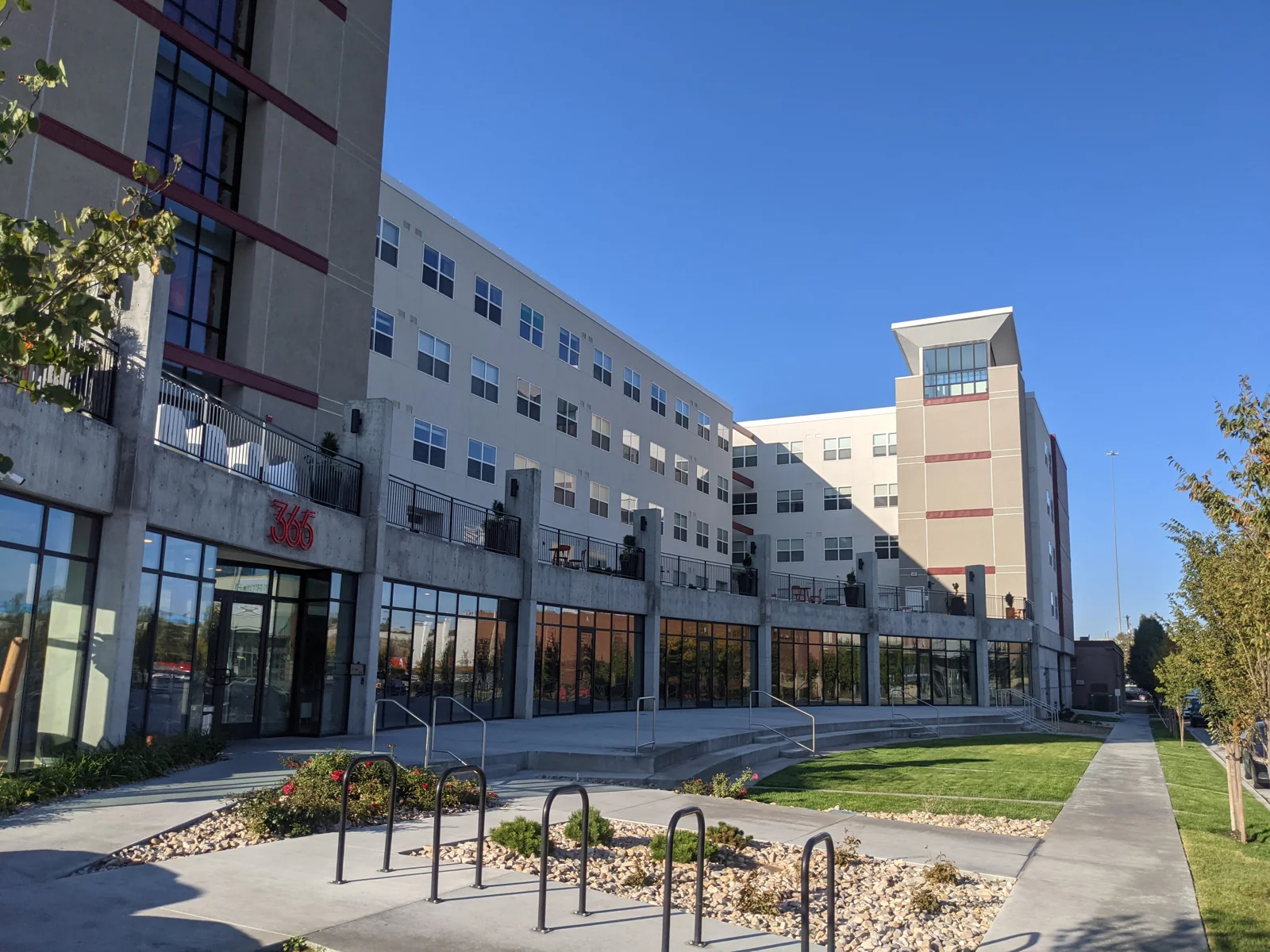 Paxton 365 — Lease in Salt Lake City, UT, photo 2 of 2