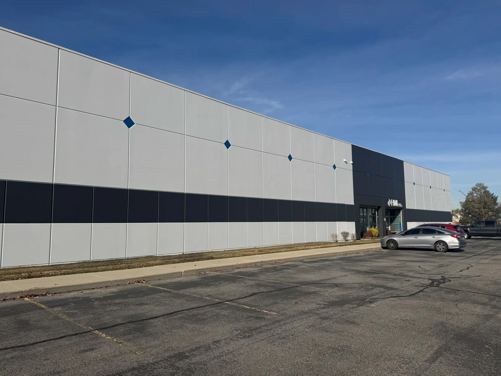 Westlakes Business Center, Bldg 4 — Lease in West Valley City, UT, photo 2 of 3