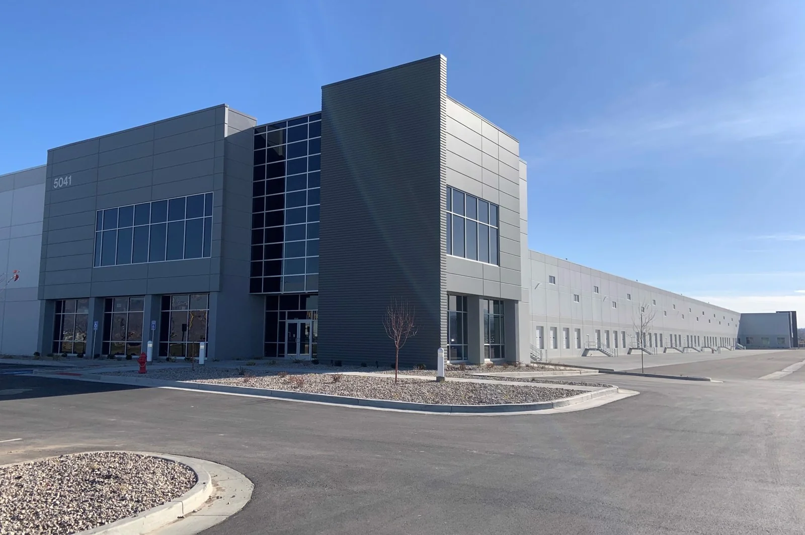 Lake Park Commerce Center, Bldg1 — Lease in West Valley City, UT, photo 1 of 2