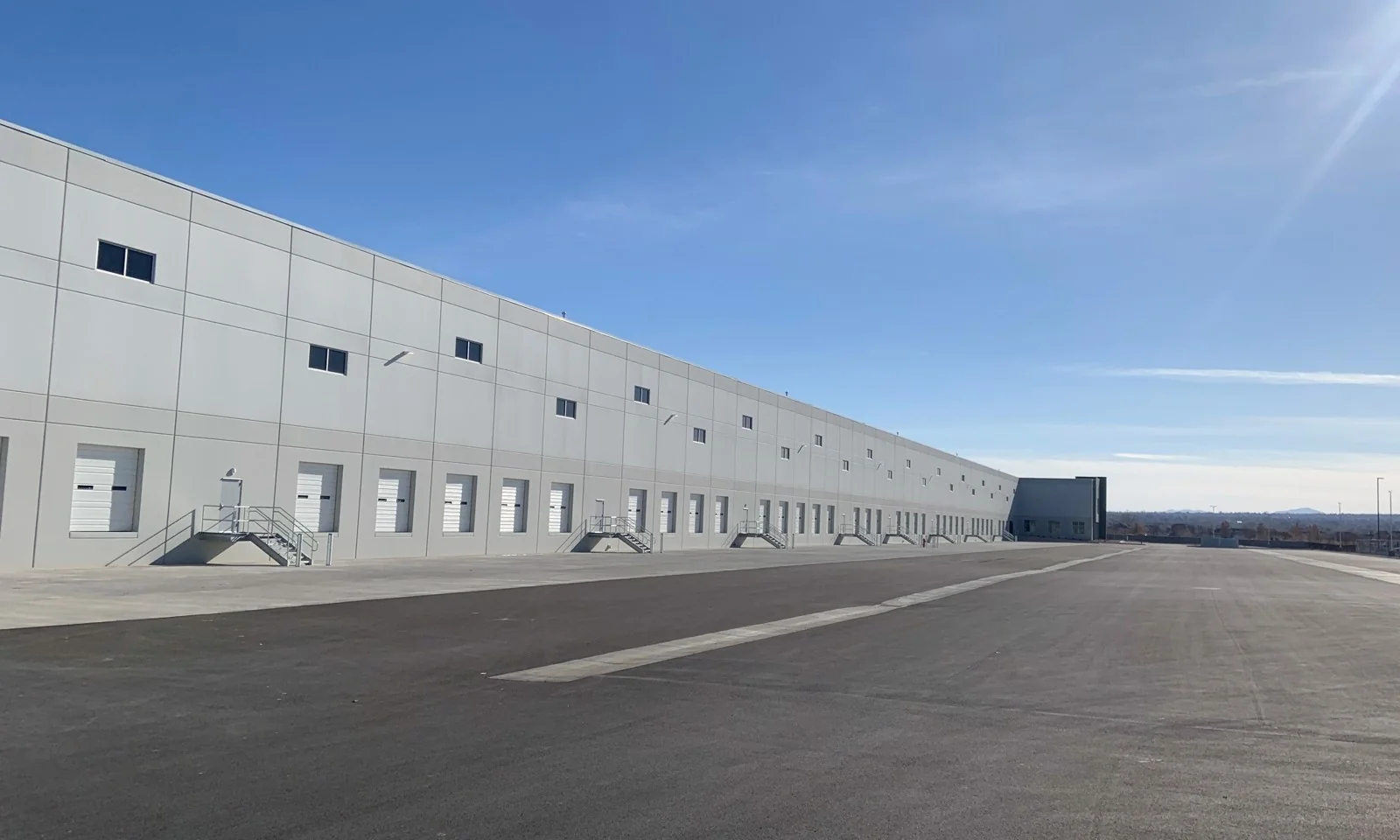 Lake Park Commerce Center, Bldg1 — Lease in West Valley City, UT, photo 2 of 2