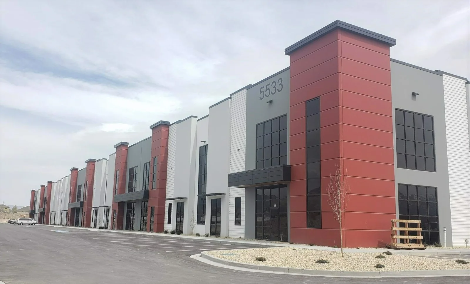 Daybreak South, Building 3 — Lease in South Jordan, UT, photo 1 of 3