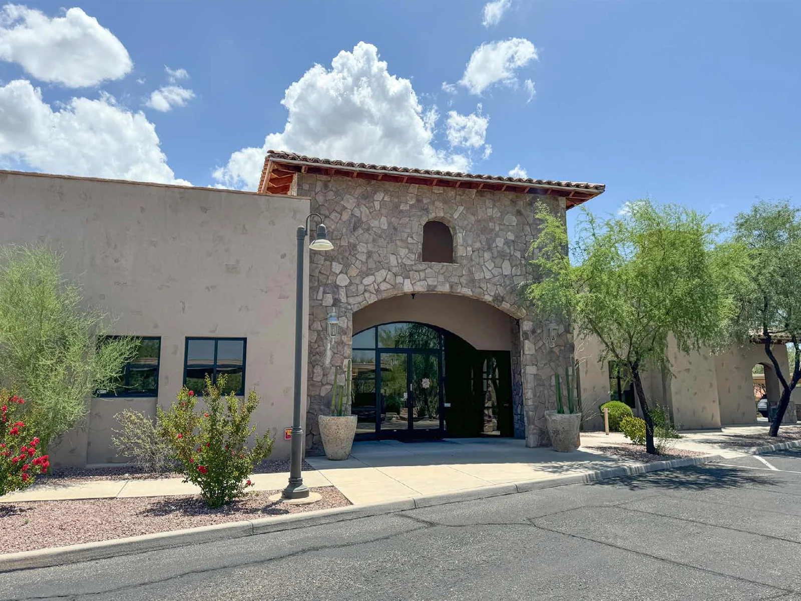 12475 N Rancho Vistoso Blvd — Lease in Oro Valley, AZ, photo 1 of 2