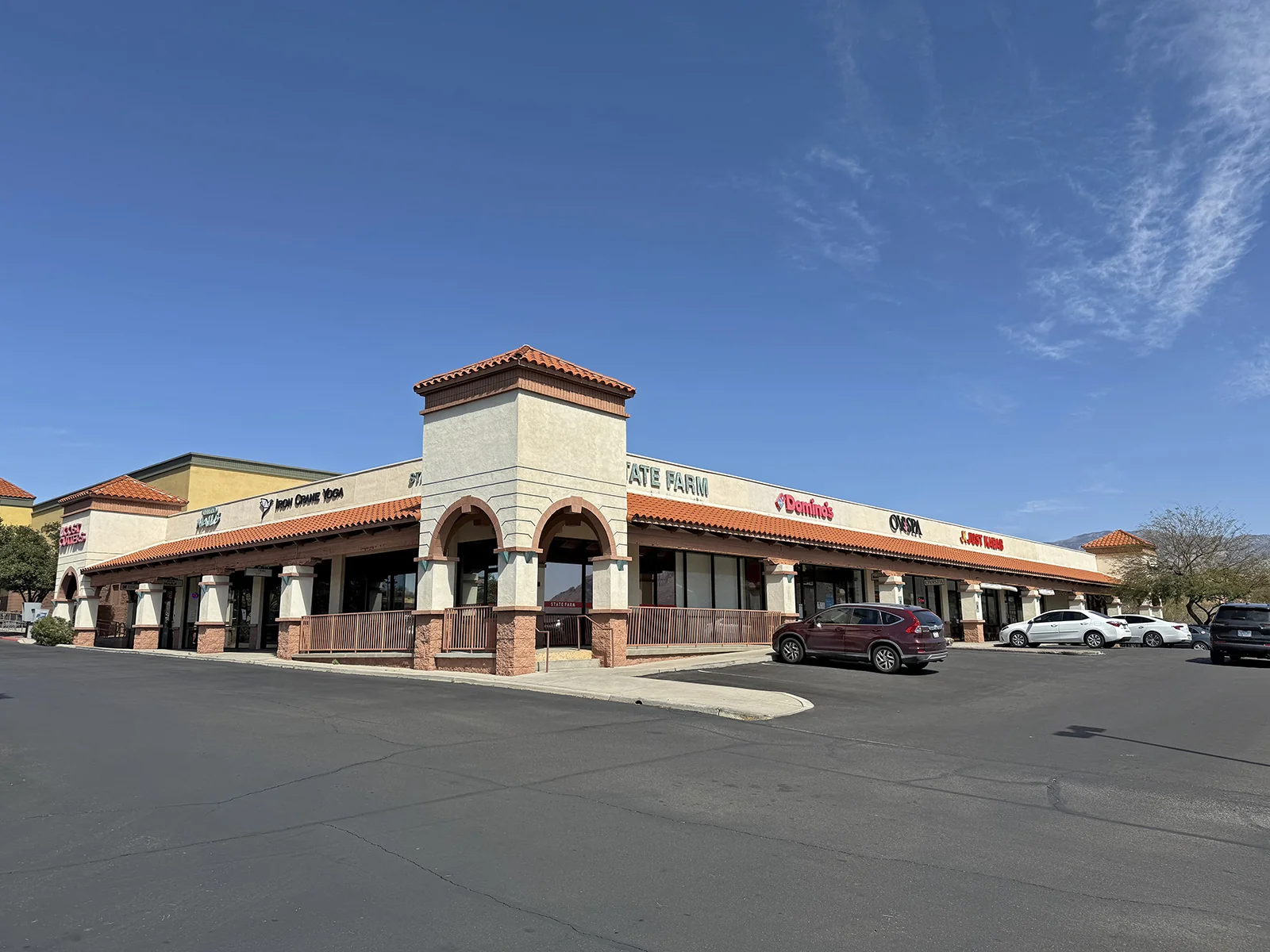 Cañada Hills Shopping Center — Lease in Oro Valley, AZ, photo 1 of 2