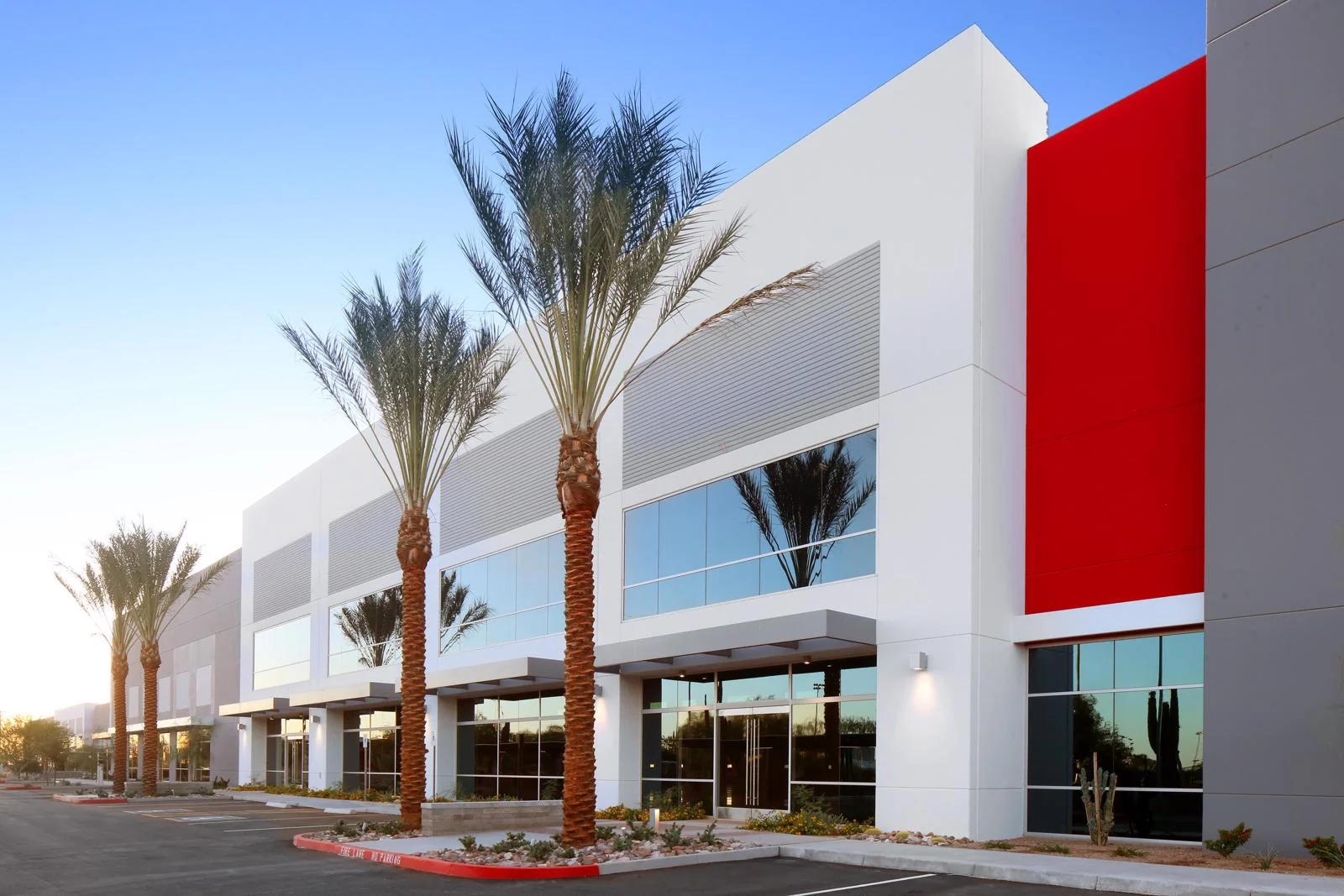 Mesa Grandview Industrial Building 5 — Lease in Mesa, AZ, photo 2 of 5