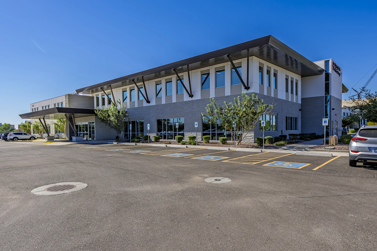 Mercy Gilbert III — Lease in Gilbert, AZ, photo 1 of 3