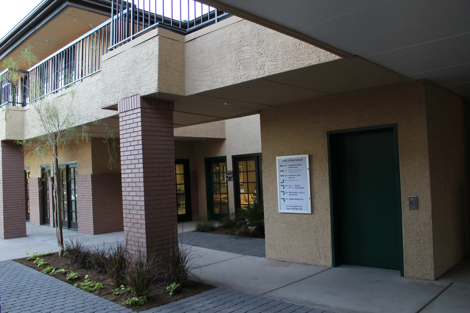 The Breezeway Building — Lease in Mesa, AZ, photo 3 of 4