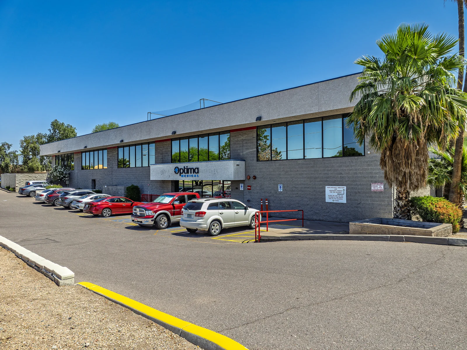 7725 N 43rd Ave - photo 1 - Phoenix, AZ