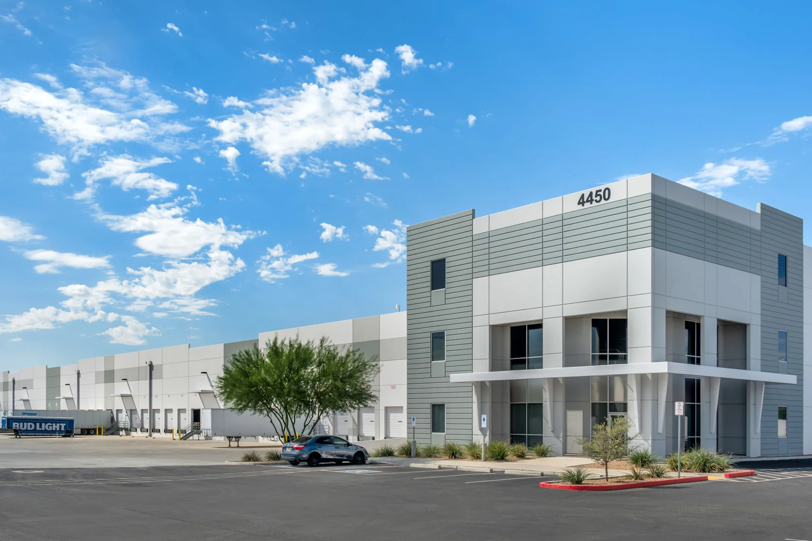 For Lease: Santa Fe Industrial Center - 4450 N 45th… — Lease in Phoenix, AZ, photo 1 of 4